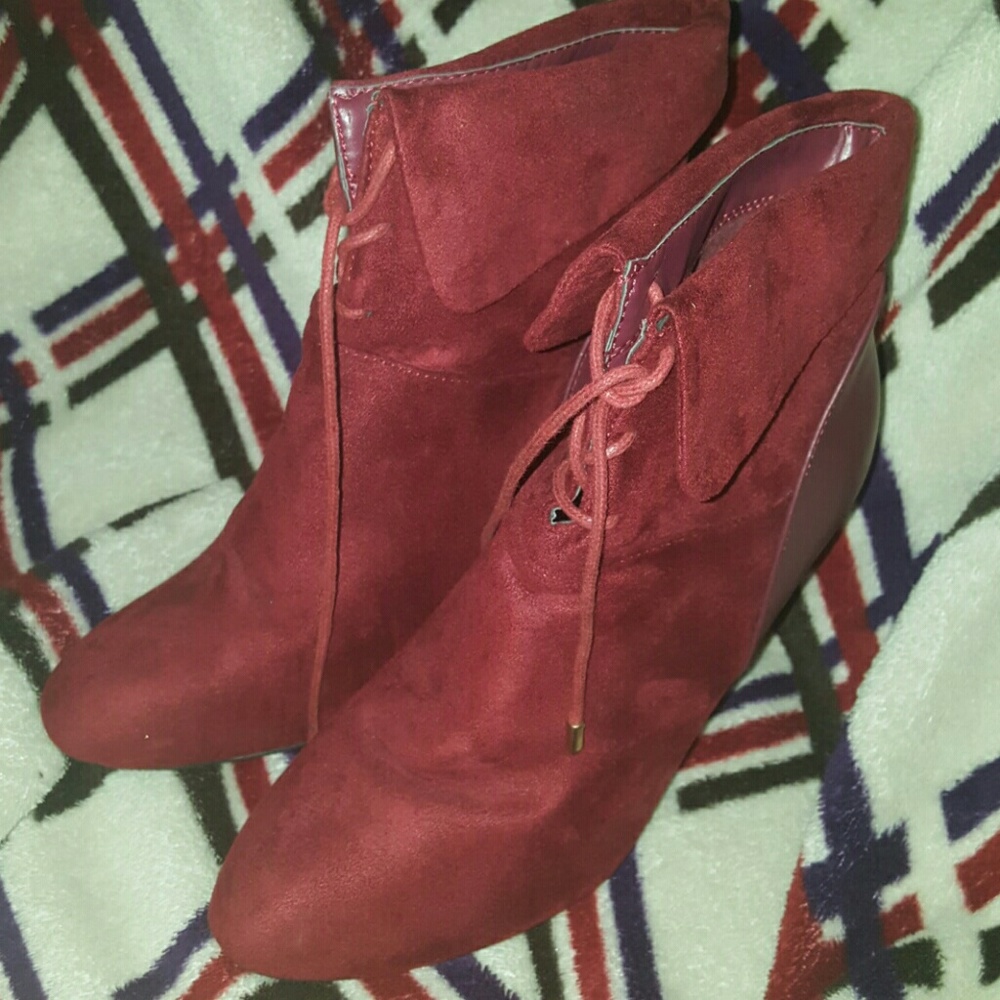Wine red bootie